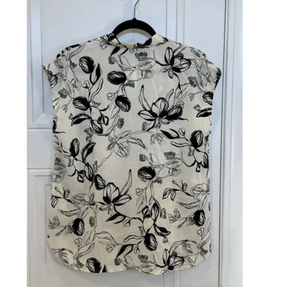 NWT Monday Fun XL "Jessie Curved Hemline Blouse" Stitch Fix Ivory Black Floral - Picture 2 of 6